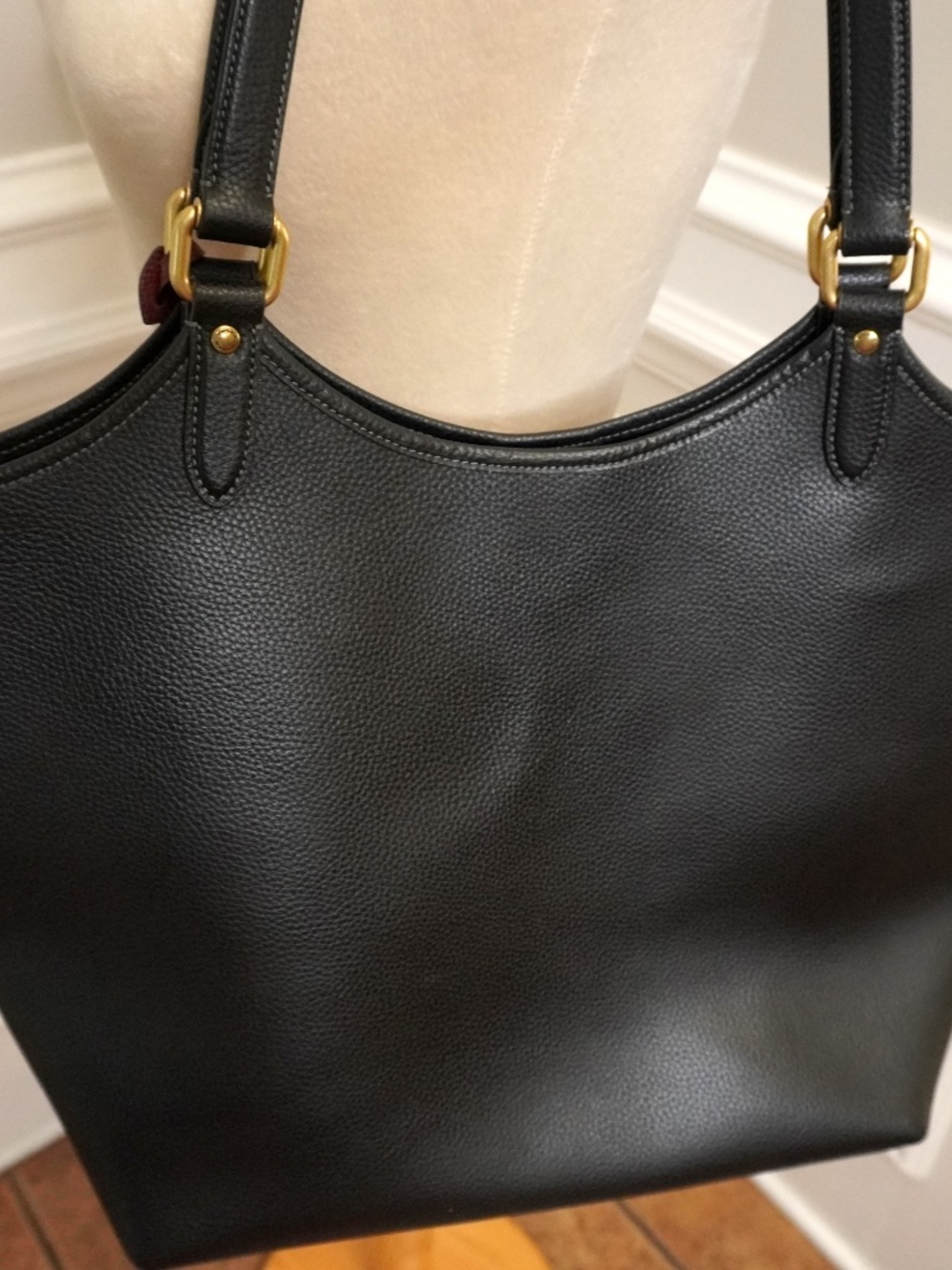 NEW Coach Day Tote Black Pebbled Leather with Zip Pouch - Picture 5 of 10